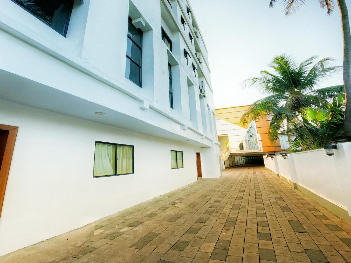 Green Park Residency Канур Екстериор снимка