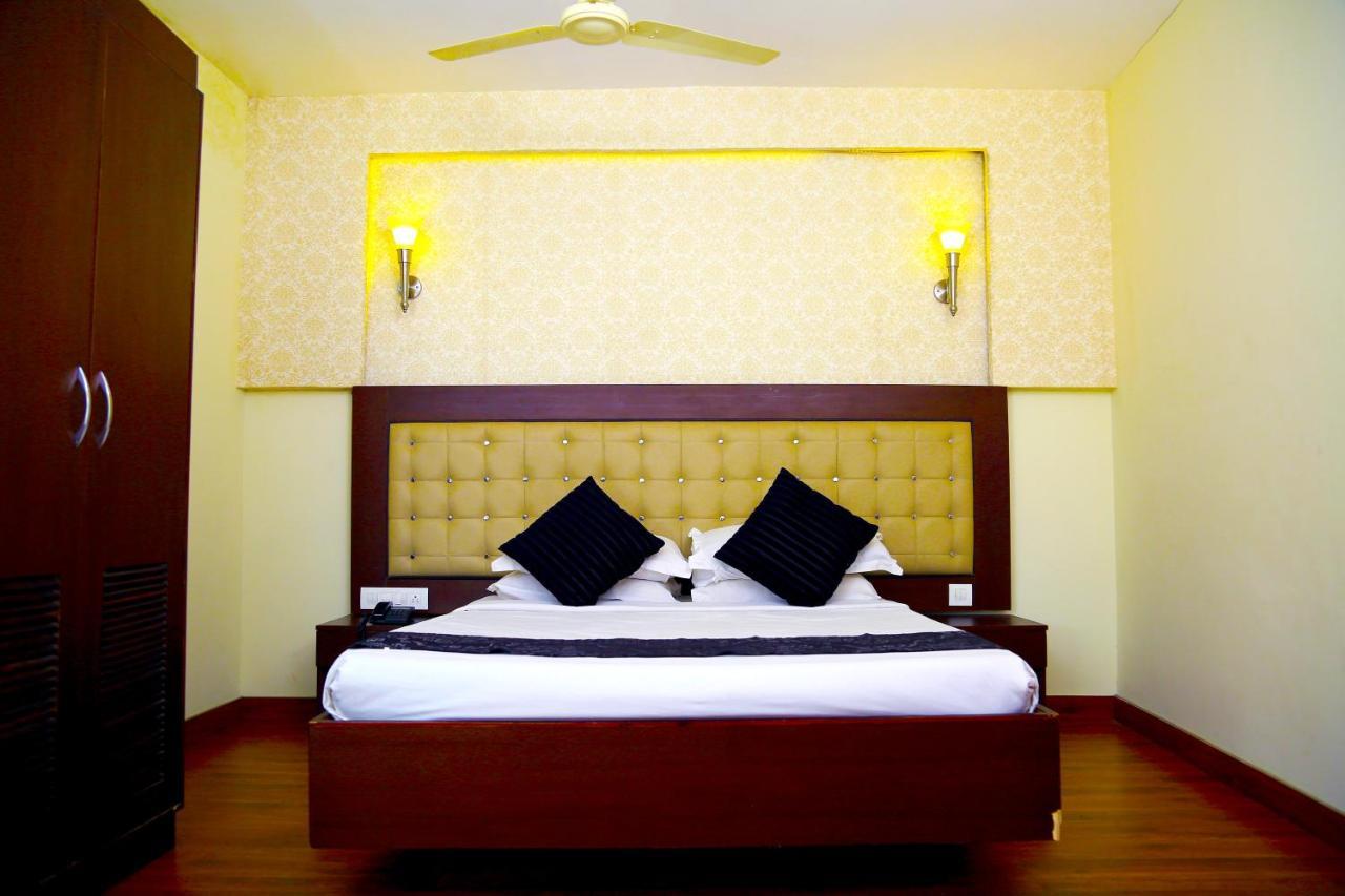 Green Park Residency Канур Екстериор снимка