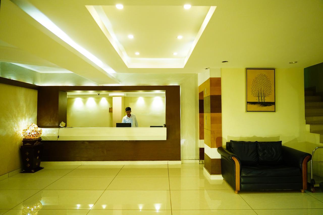Green Park Residency Канур Екстериор снимка