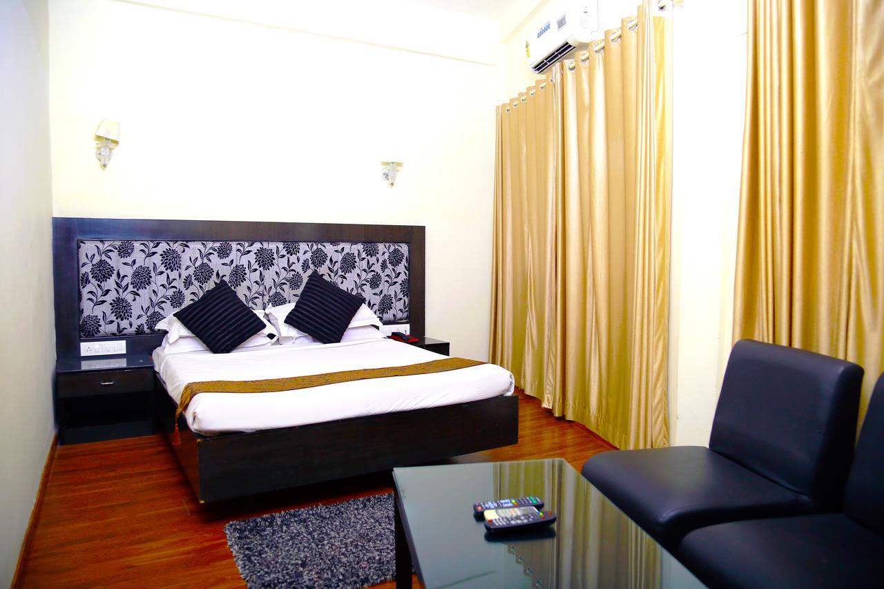Green Park Residency Канур Екстериор снимка